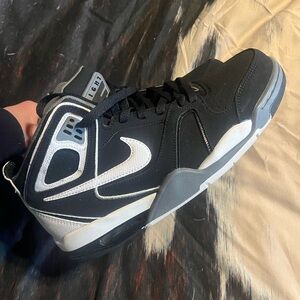 Men’s Nike Air Flight Falcon 11